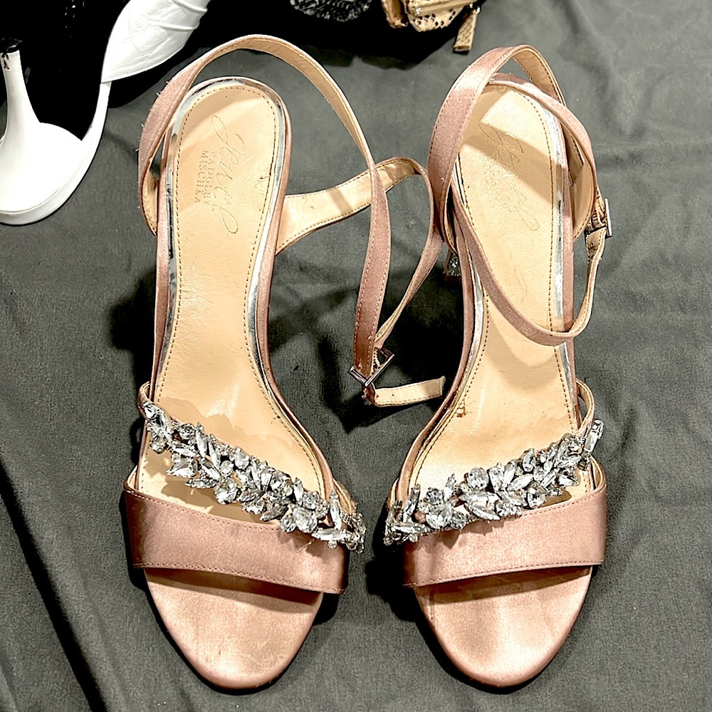 Jewel Badgley Mischka Size 71/2 heels